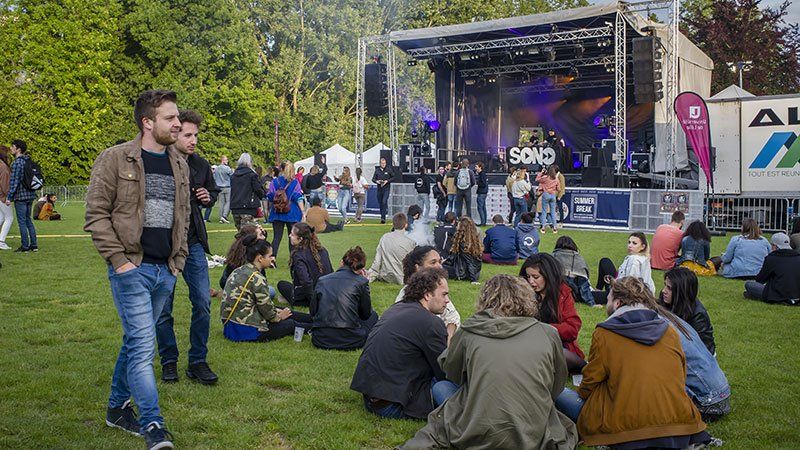 Cette image a un attribut alt vide ; le nom du fichier est picture9-1.png